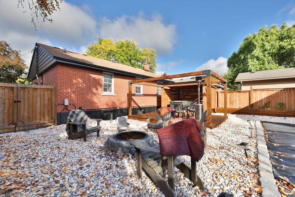 Upper-47 Castlefield Drive, Hamilton, ON - Outdoor