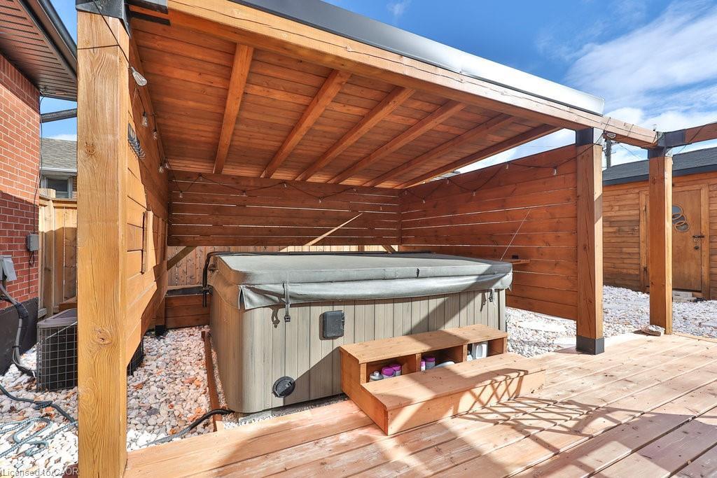 Upper-47 Castlefield Drive, Hamilton, ON - Outdoor With Exterior