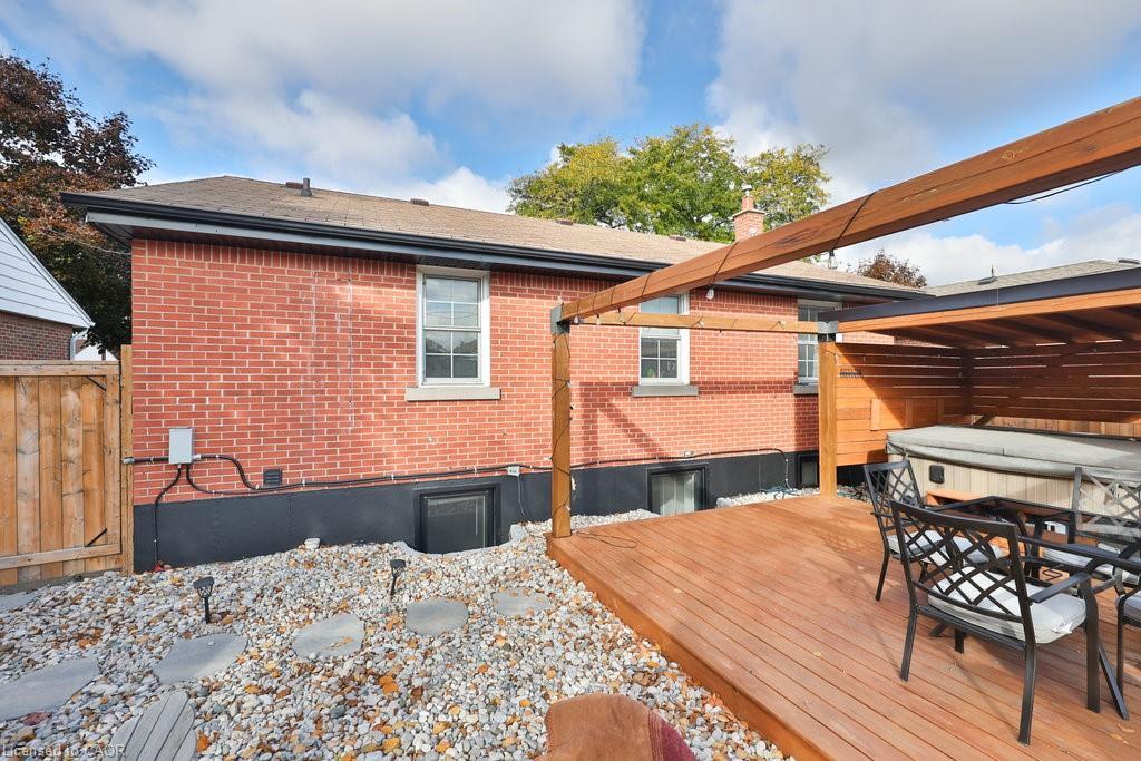 Upper-47 Castlefield Drive, Hamilton, ON - Outdoor With Deck Patio Veranda With Exterior