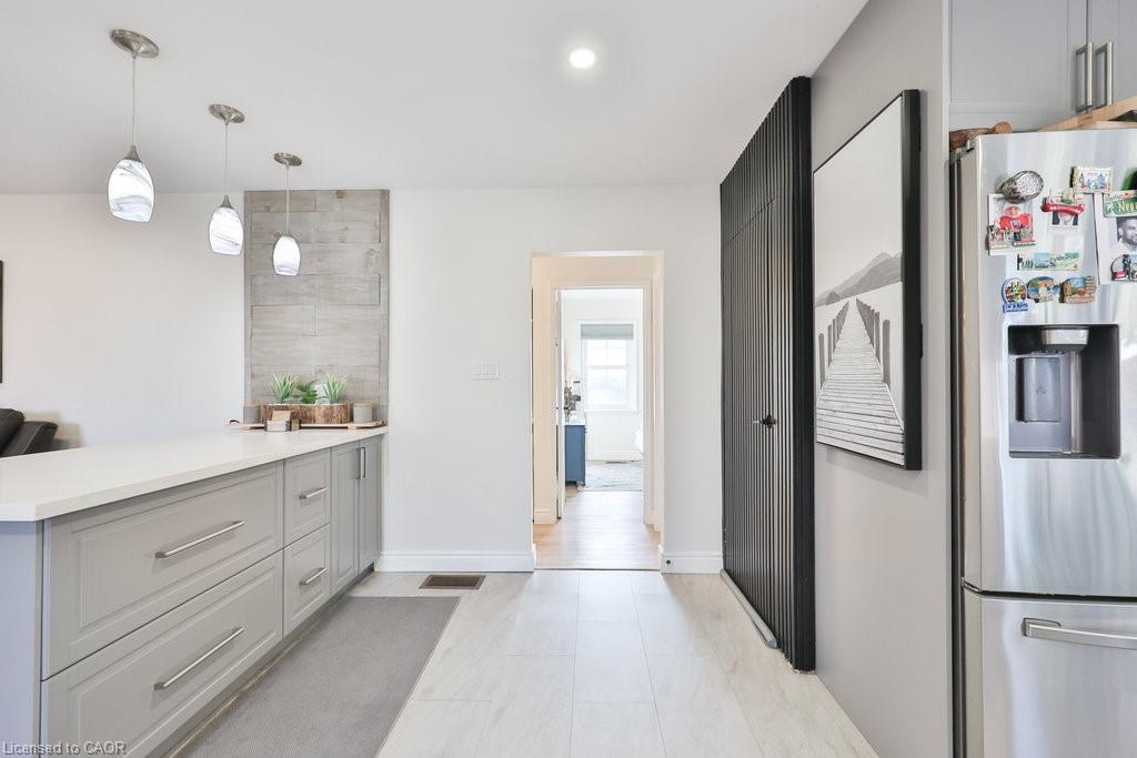 Upper-47 Castlefield Drive, Hamilton, ON - Indoor