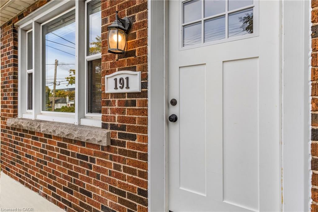 191 East 11Th Street, Hamilton, ON - With Exterior