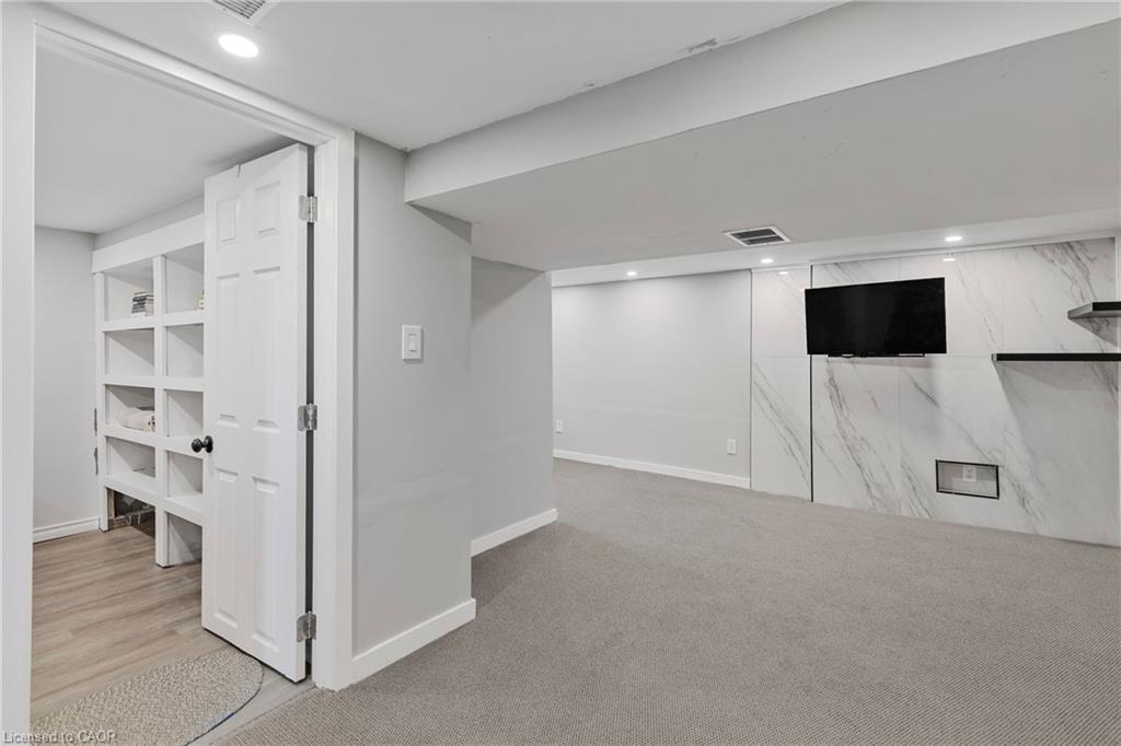 191 East 11Th Street, Hamilton, ON - Indoor Photo Showing Other Room