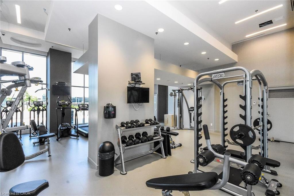 1703-2081 Fairview Street, Burlington, ON - Indoor Photo Showing Gym Room