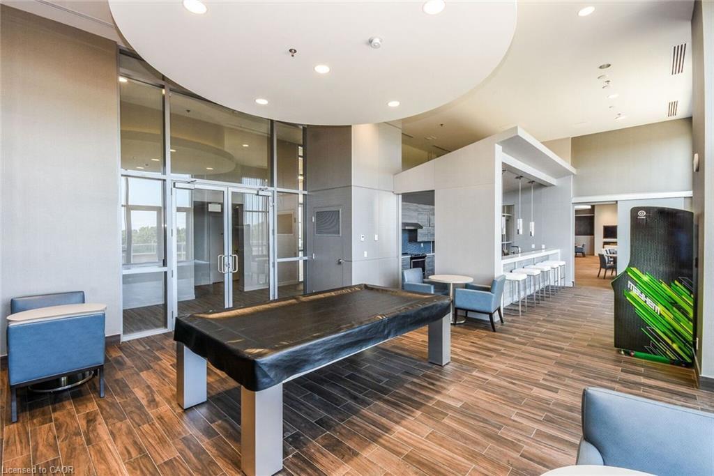 1703-2081 Fairview Street, Burlington, ON - Indoor Photo Showing Other Room