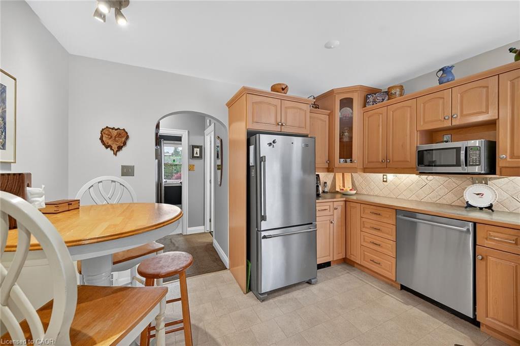 875 Garth Street, Hamilton, ON - Indoor Photo Showing Kitchen