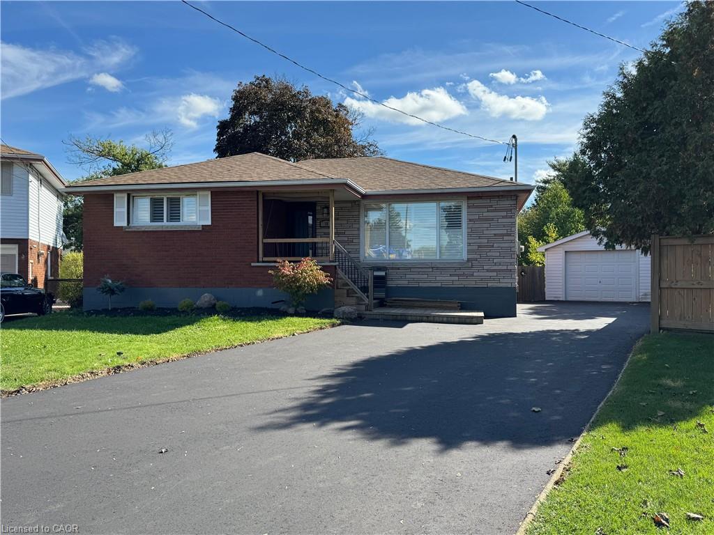 Lower-16 Doreen Court, Hamilton, ON - Outdoor