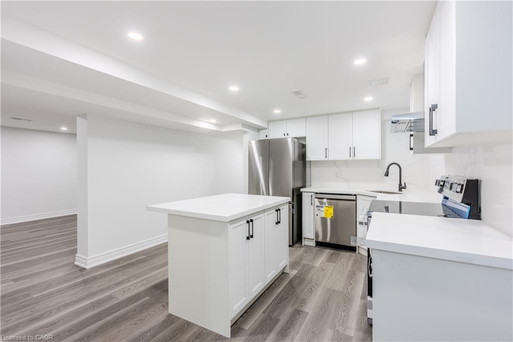 Lower-16 Doreen Court, Hamilton, ON - Indoor Photo Showing Kitchen With Upgraded Kitchen
