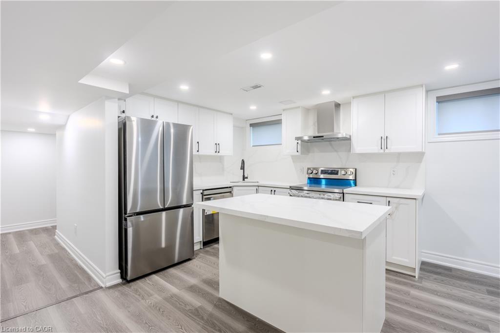 Lower-16 Doreen Court, Hamilton, ON - Indoor Photo Showing Kitchen With Upgraded Kitchen