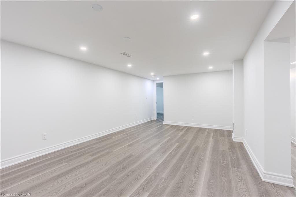 Lower-16 Doreen Court, Hamilton, ON - Indoor