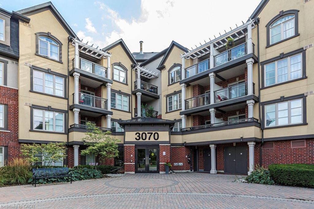 401-3070 Rotary Way, Burlington, ON - Outdoor With Balcony With Facade