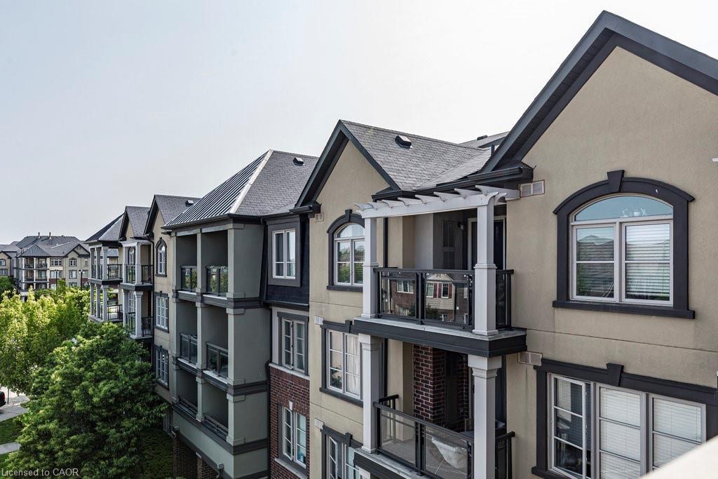 401-3070 Rotary Way, Burlington, ON - Outdoor With Balcony