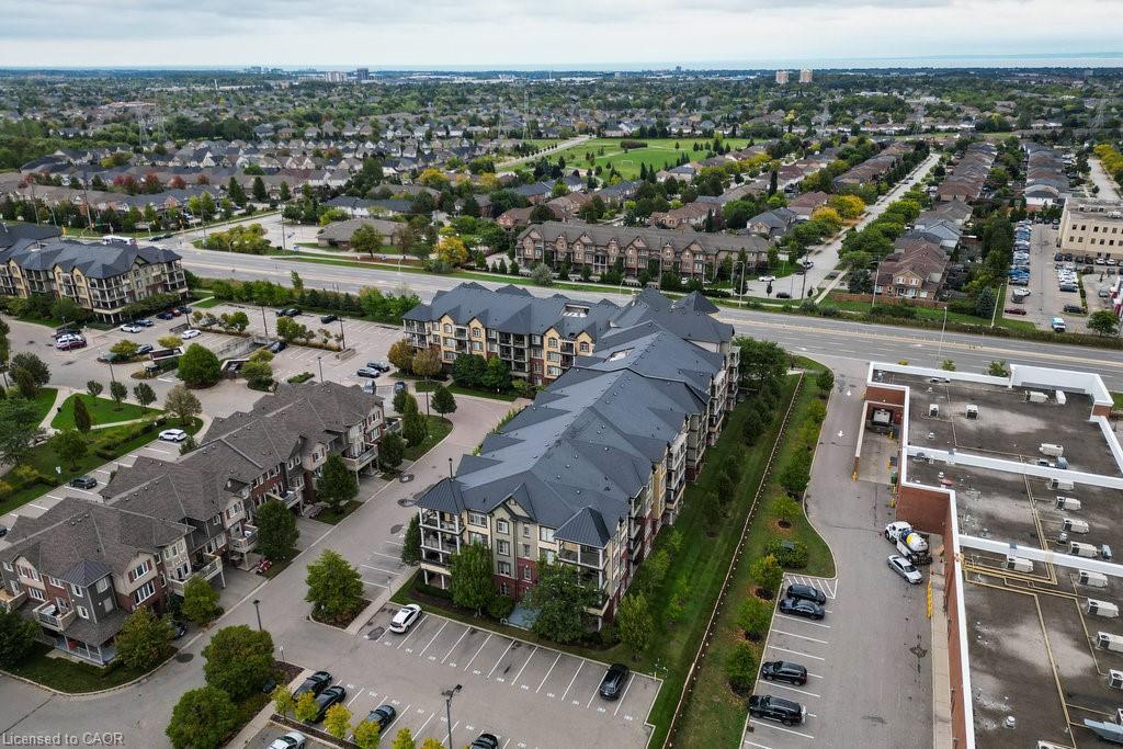 401-3070 Rotary Way, Burlington, ON - Outdoor With View