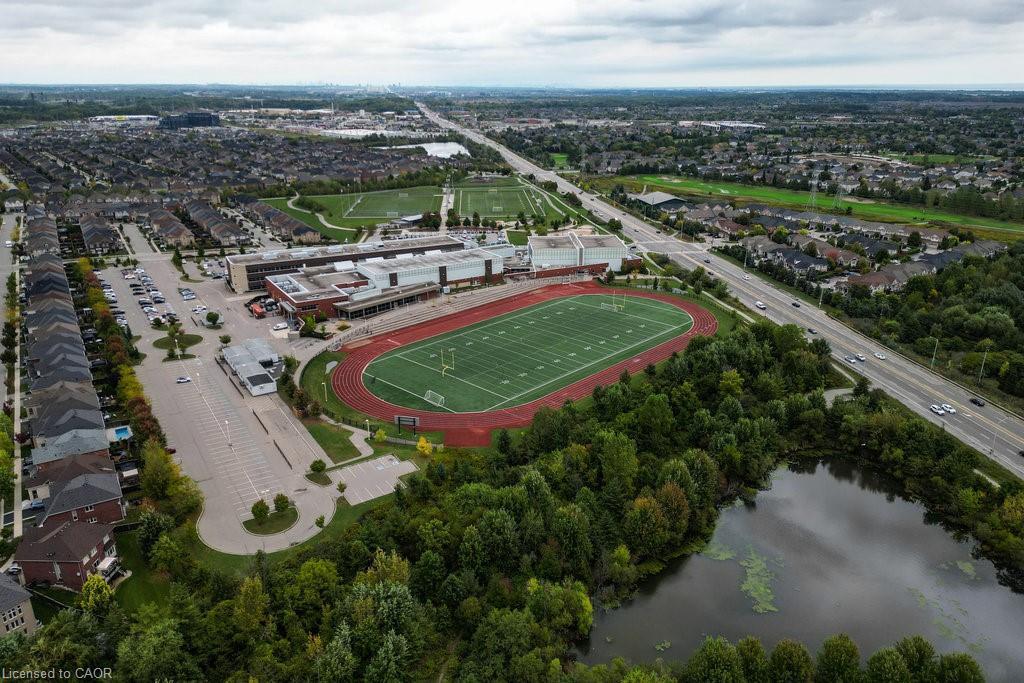 401-3070 Rotary Way, Burlington, ON - Outdoor With View