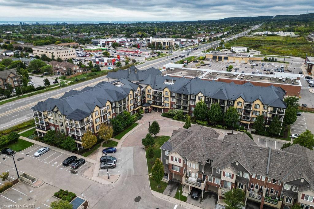 401-3070 Rotary Way, Burlington, ON - Outdoor With View