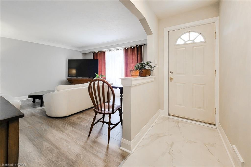 103 East 45Th Street, Hamilton, ON - Indoor Photo Showing Other Room