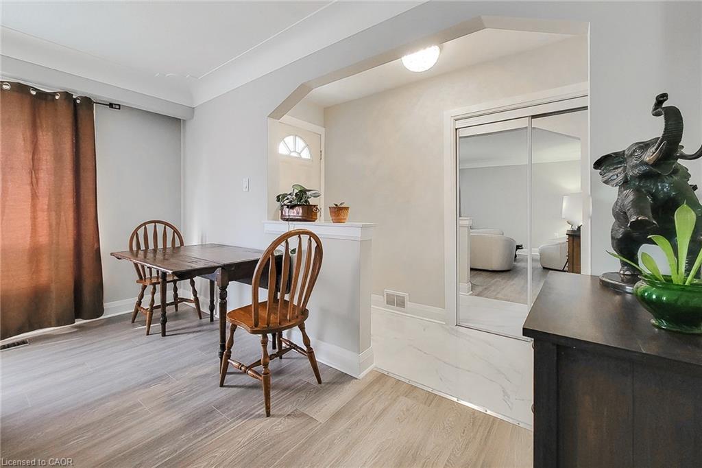 103 East 45Th Street, Hamilton, ON - Indoor Photo Showing Dining Room