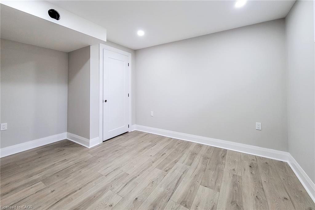 103 East 45Th Street, Hamilton, ON - Indoor Photo Showing Other Room