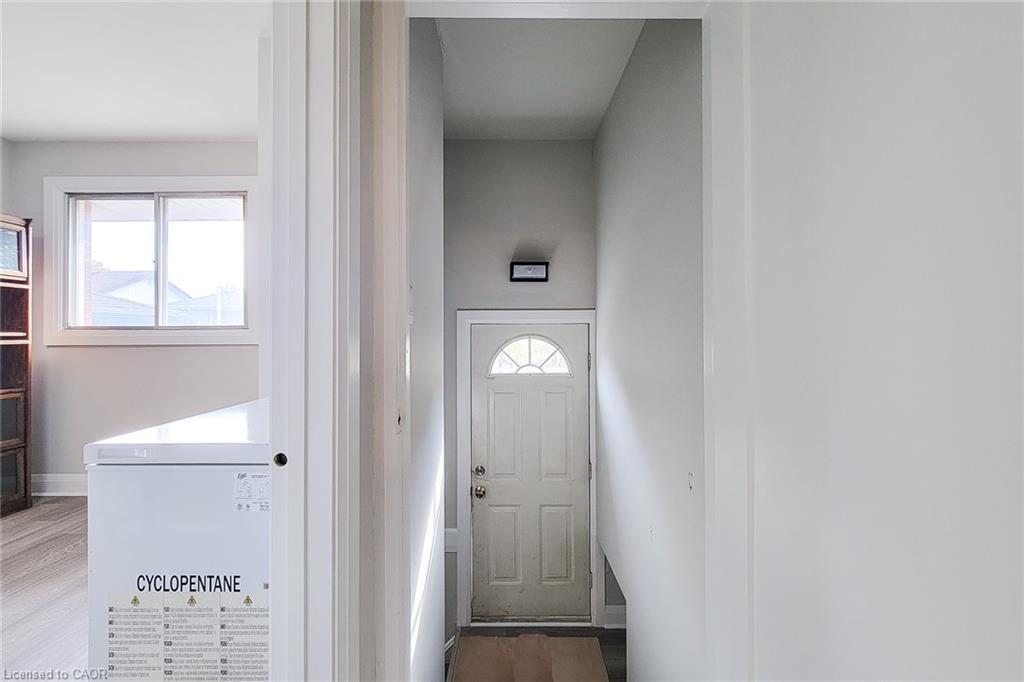 103 East 45Th Street, Hamilton, ON - Indoor Photo Showing Other Room