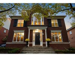 62 Pike Road Oakville, ON L6H 6C3