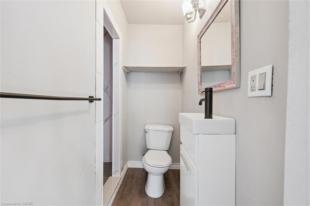 2C-906 King Street E, Cambridge, ON - Indoor Photo Showing Bathroom