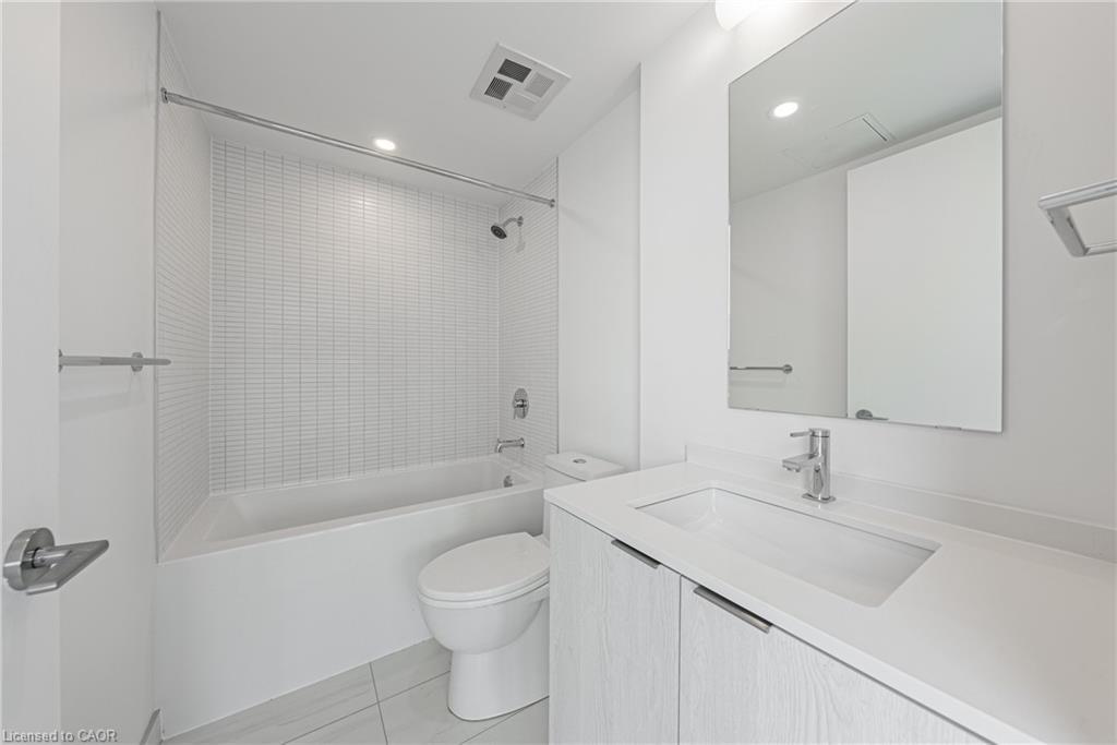 511-1 Jarvis Street, Hamilton, ON - Indoor Photo Showing Bathroom