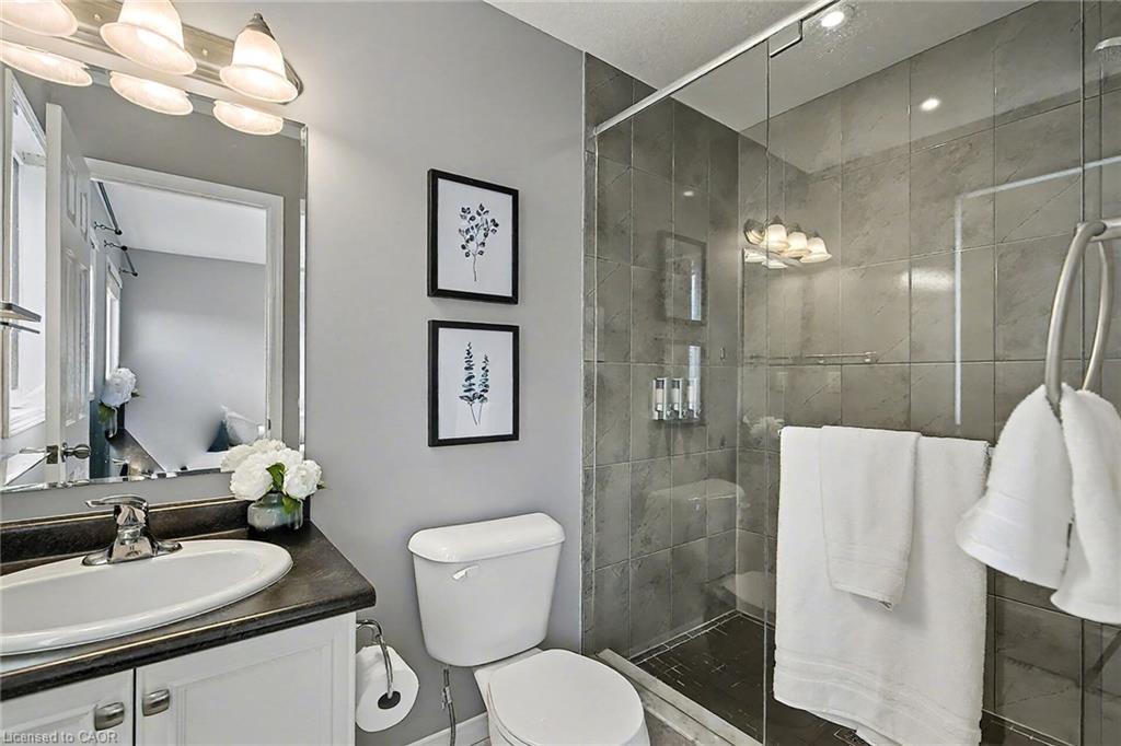 47-750 Lawrence Street, Cambridge, ON - Indoor Photo Showing Bathroom