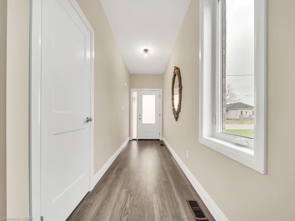 256 King Street, Ingersoll, ON - Indoor Photo Showing Other Room