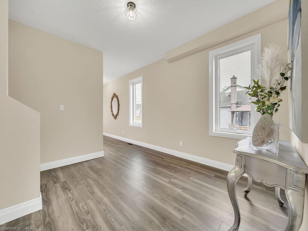 256 King Street, Ingersoll, ON - Indoor Photo Showing Other Room