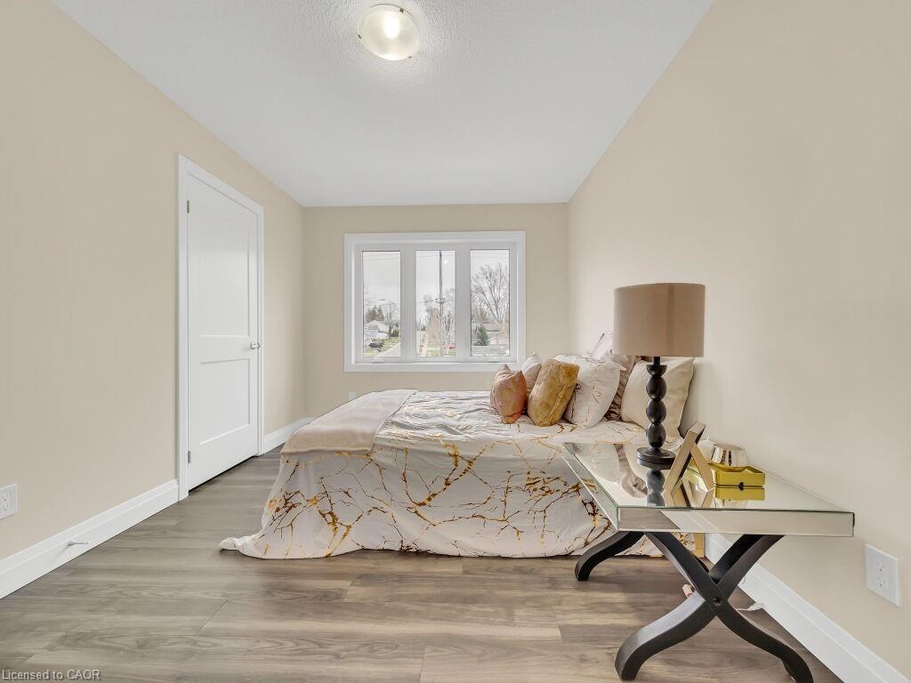 256 King Street, Ingersoll, ON - Indoor Photo Showing Bedroom