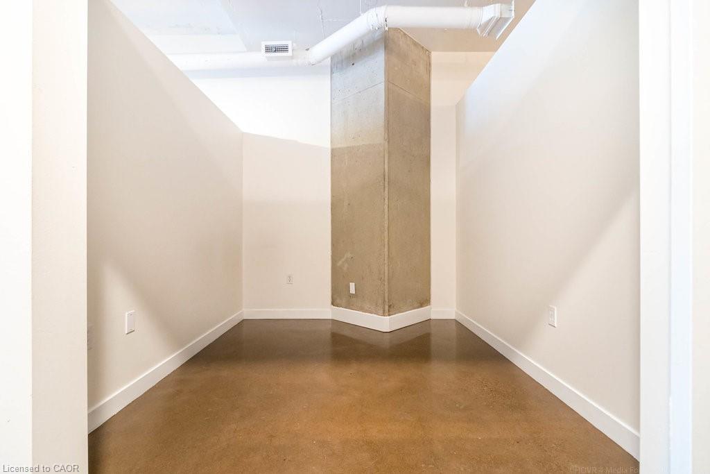 613-66 Bay Street S, Hamilton, ON - Indoor Photo Showing Other Room