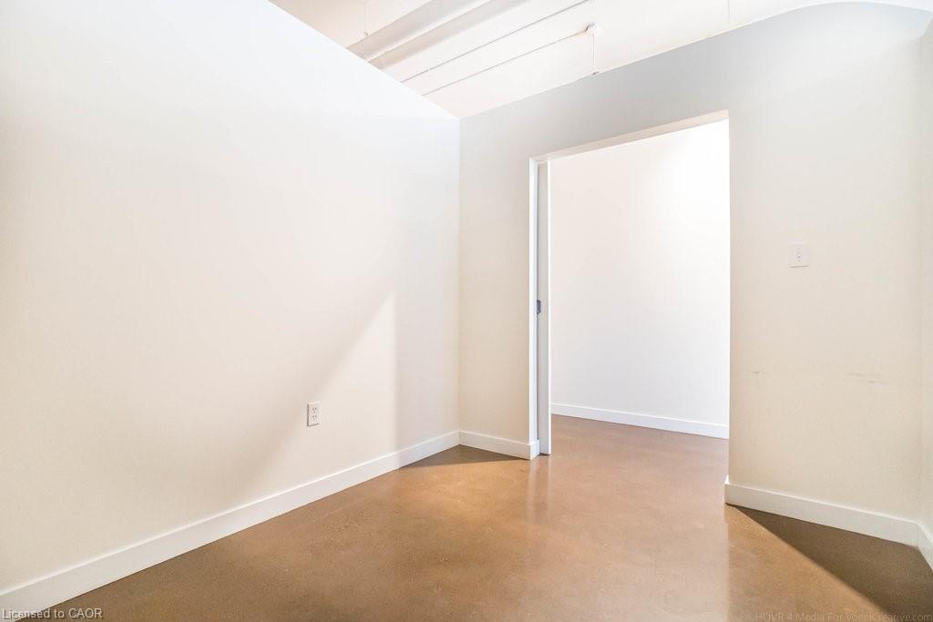 613-66 Bay Street S, Hamilton, ON - Indoor Photo Showing Other Room