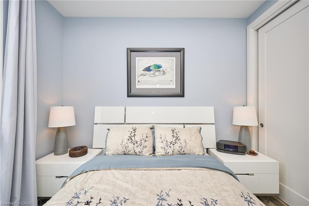 1807-385 Winston Road, Grimsby, ON - Indoor Photo Showing Bedroom