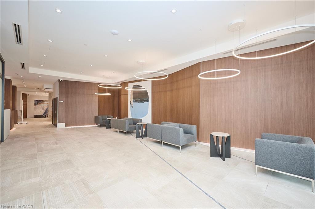 1807-385 Winston Road, Grimsby, ON - Indoor Photo Showing Other Room