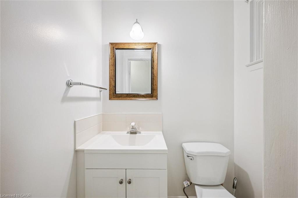 E-301 Bluevale Street N, Waterloo, ON - Indoor Photo Showing Bathroom