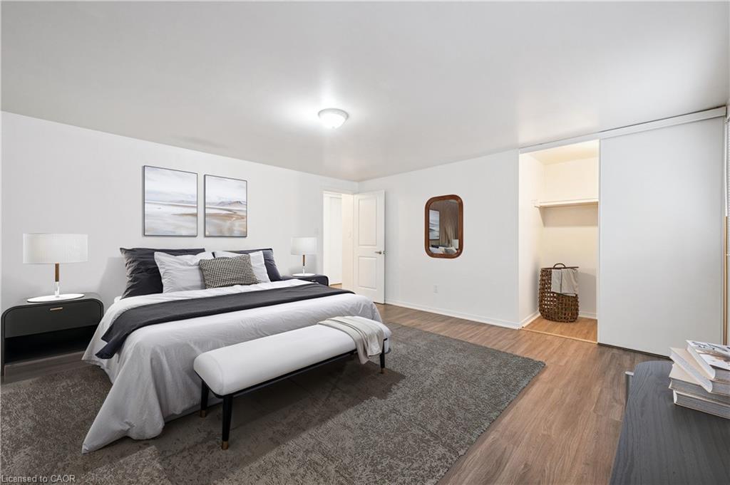 E-301 Bluevale Street N, Waterloo, ON - Indoor Photo Showing Bedroom