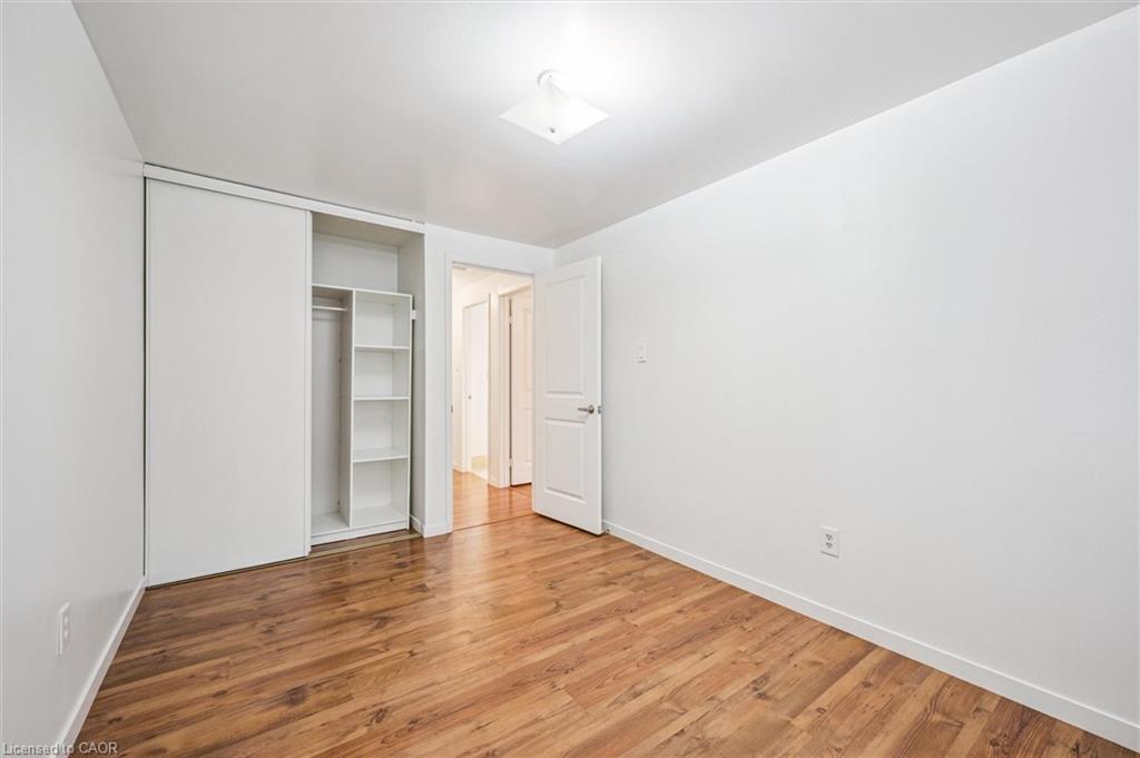 E-301 Bluevale Street N, Waterloo, ON - Indoor Photo Showing Other Room