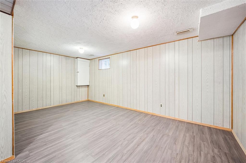 E-301 Bluevale Street N, Waterloo, ON - Indoor Photo Showing Other Room