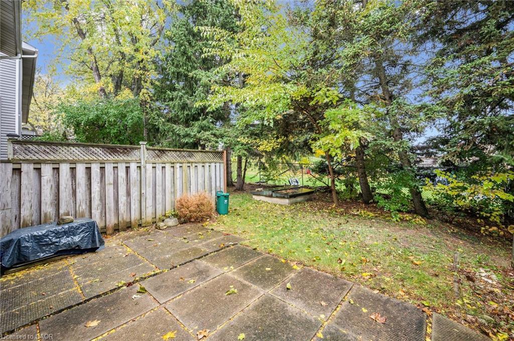 E-301 Bluevale Street N, Waterloo, ON - Outdoor