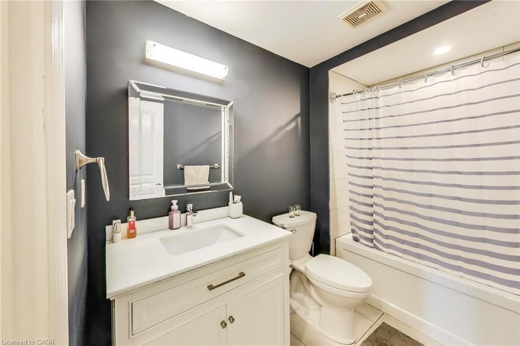 9-484 Millen Road, Stoney Creek, ON - Indoor Photo Showing Bathroom