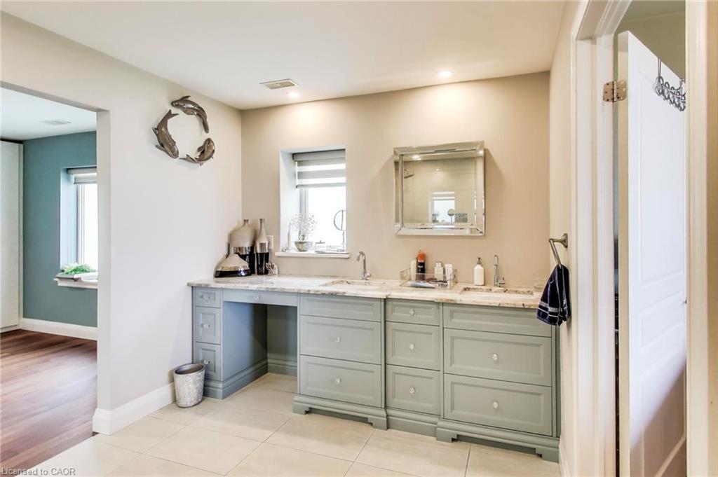 9-484 Millen Road, Stoney Creek, ON - Indoor Photo Showing Bathroom