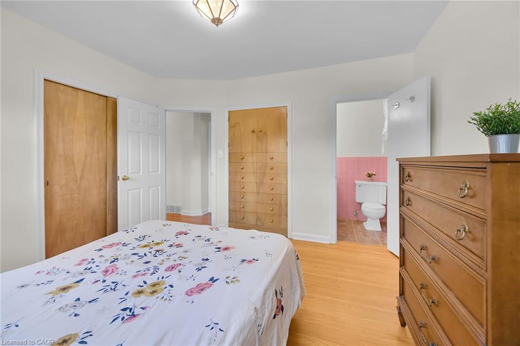 128 Oneida Boulevard, Ancaster, ON - Indoor Photo Showing Bedroom