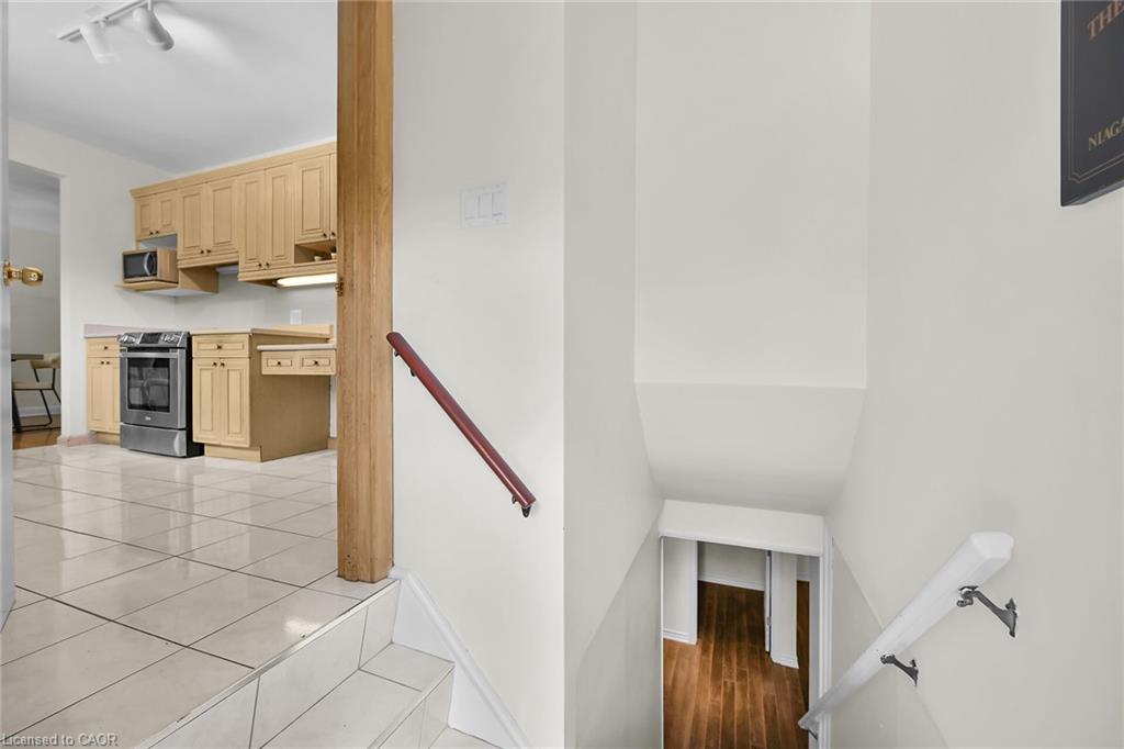 128 Oneida Boulevard, Ancaster, ON - Indoor