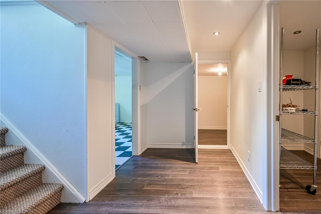 128 Oneida Boulevard, Ancaster, ON - Indoor Photo Showing Other Room