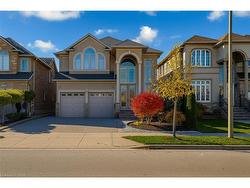 158 Chambers Drive Ancaster, ON L9K 0J1