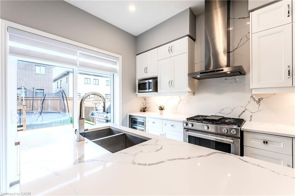55 Spachman Street, Kitchener, ON - Indoor Photo Showing Kitchen With Double Sink With Upgraded Kitchen