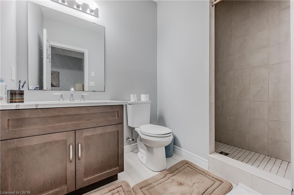 55 Spachman Street, Kitchener, ON - Indoor Photo Showing Bathroom