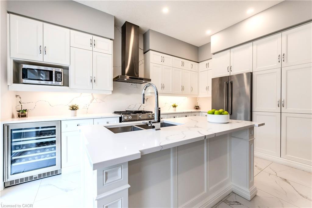 55 Spachman Street, Kitchener, ON - Indoor Photo Showing Kitchen With Double Sink With Upgraded Kitchen