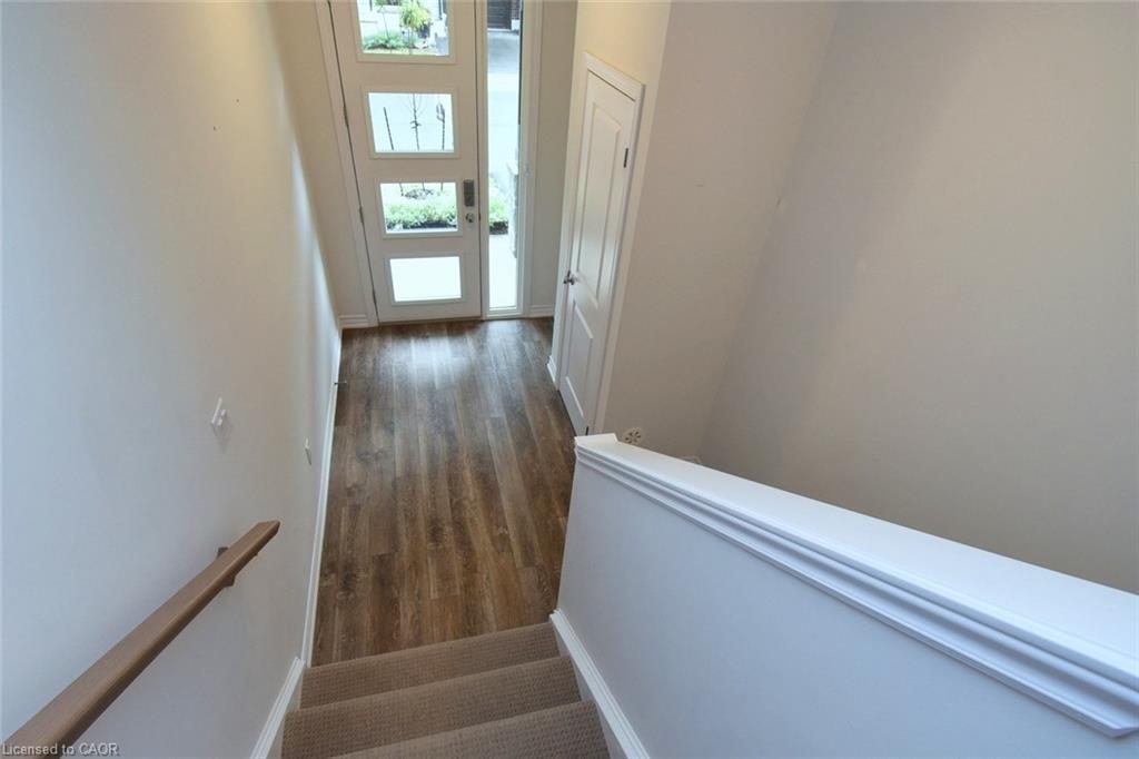 4-187 Wilson Street W, Ancaster, ON - Indoor Photo Showing Other Room