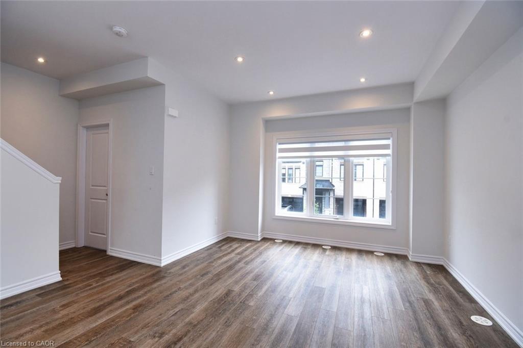 4-187 Wilson Street W, Ancaster, ON - Indoor Photo Showing Other Room