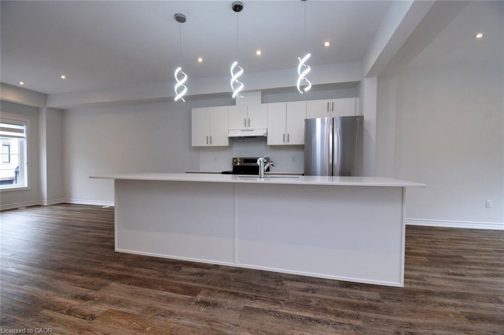 4-187 Wilson Street W, Ancaster, ON - Indoor Photo Showing Kitchen With Upgraded Kitchen